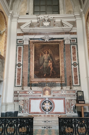 Affreschi e stucchi delle cappelle